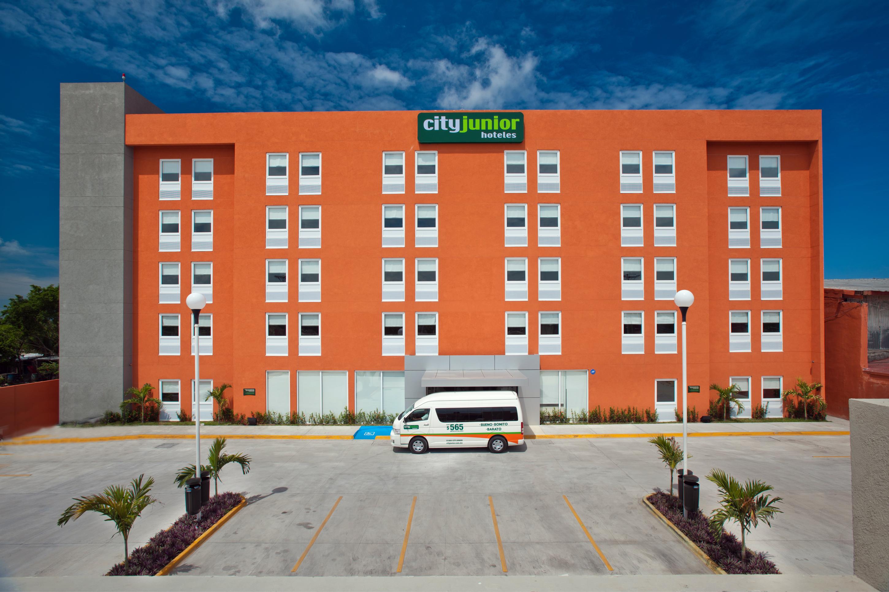 Express Junior Aeropuerto 3*