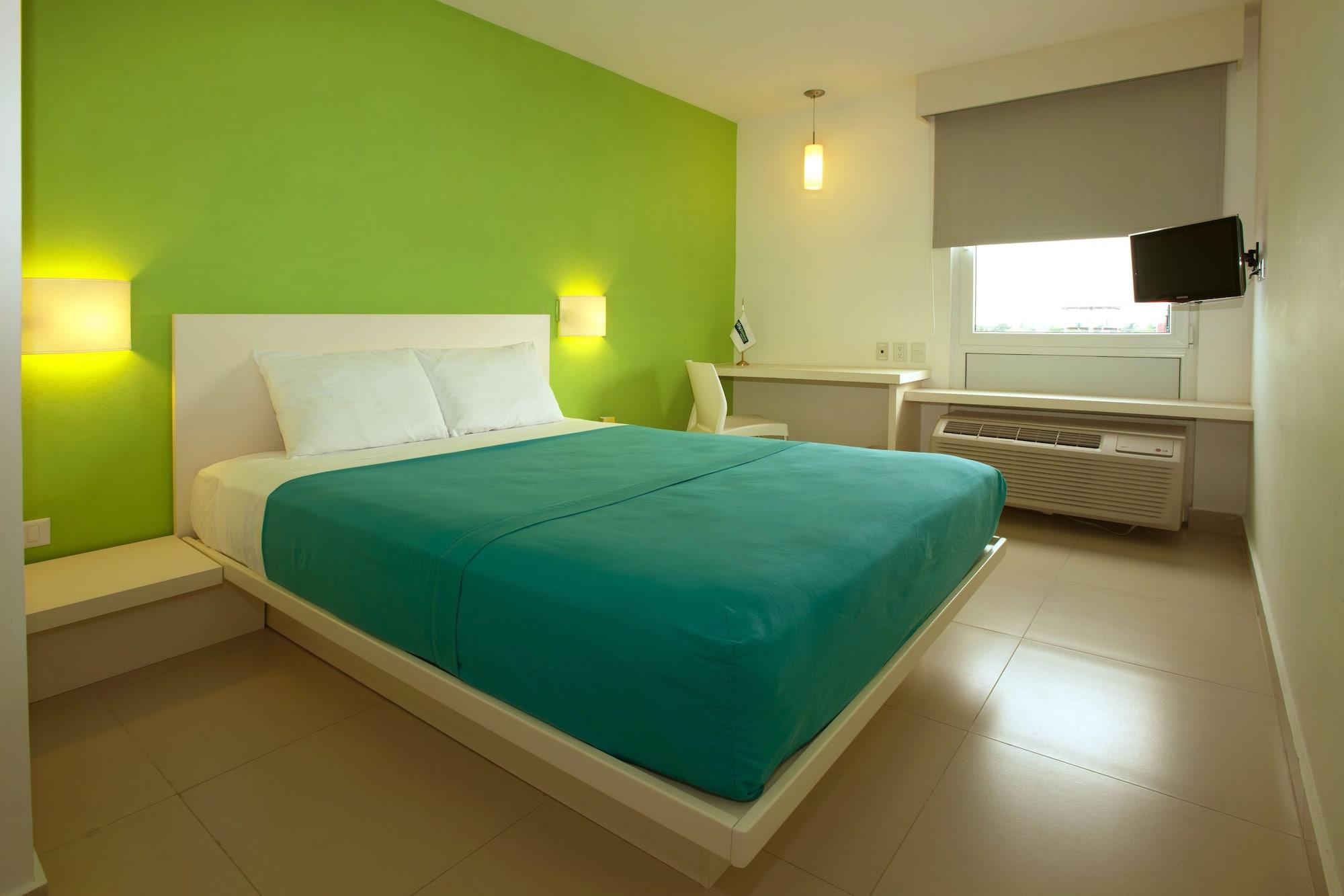 Hotel Express Junior Aeropuerto 3*