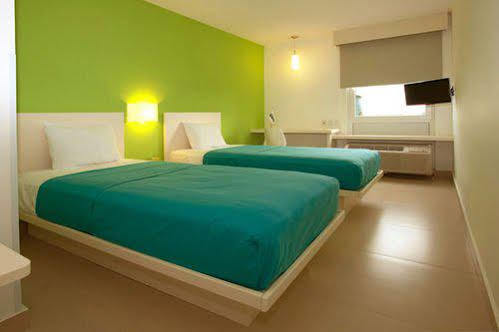 Hotel Express Junior Aeropuerto 3*